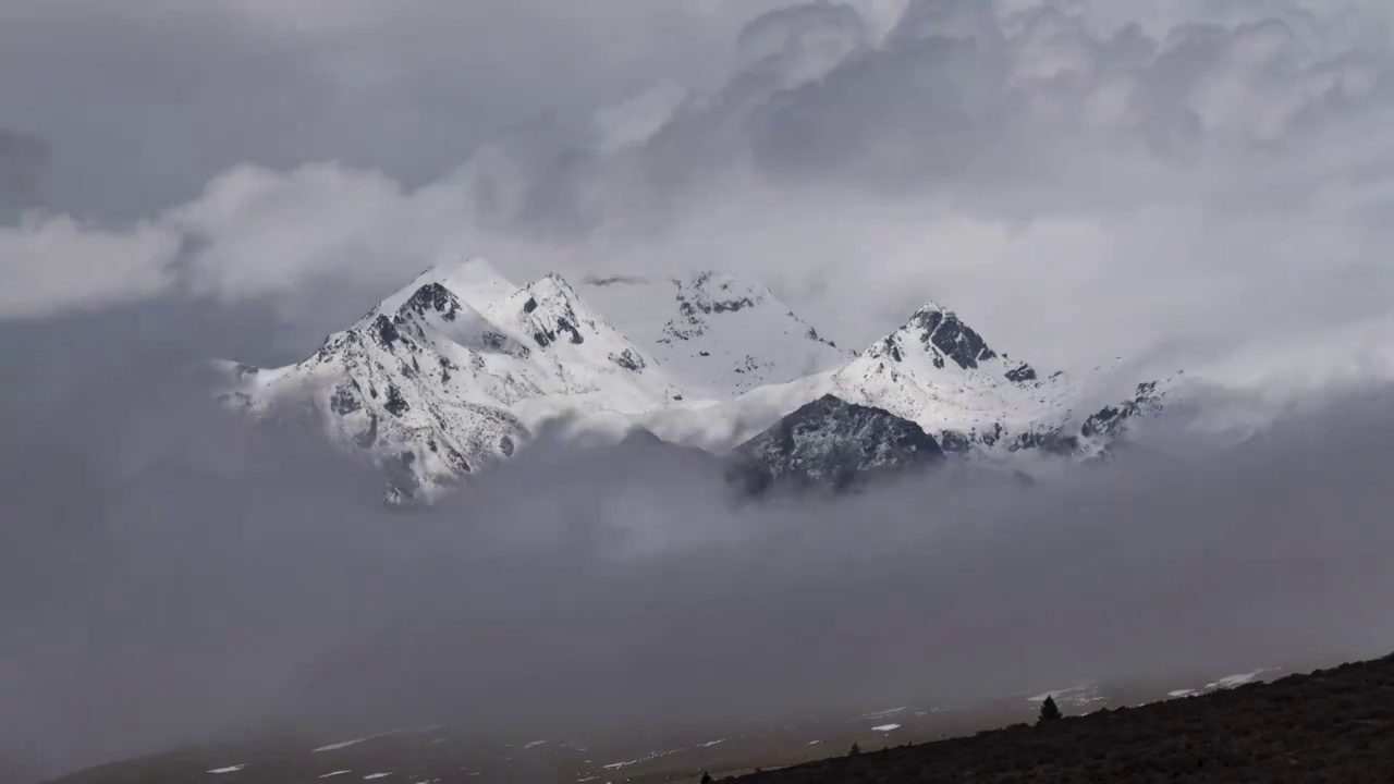 贡嘎雪山视频素材