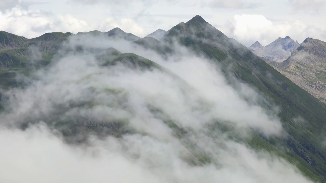 四川阿坝雅克夏雪山云海风光视频素材