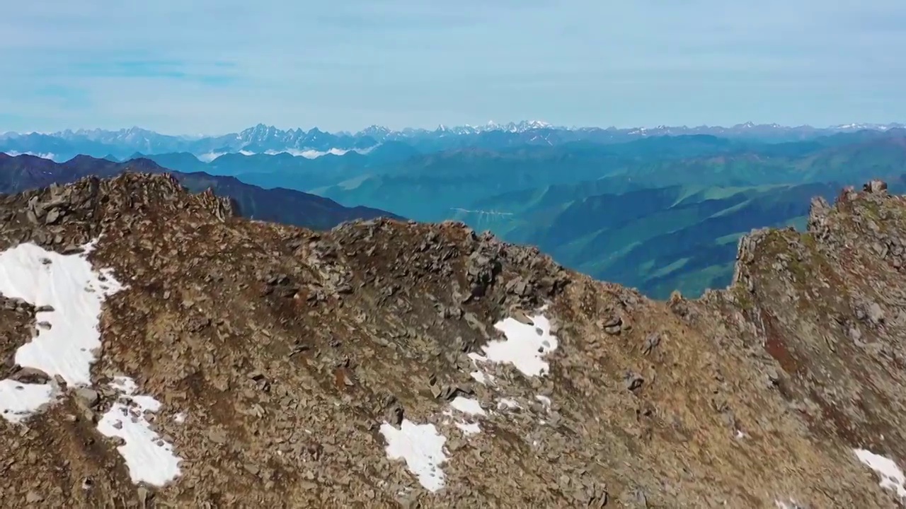 航拍川西高原横断山脉雪山自然风光视频素材