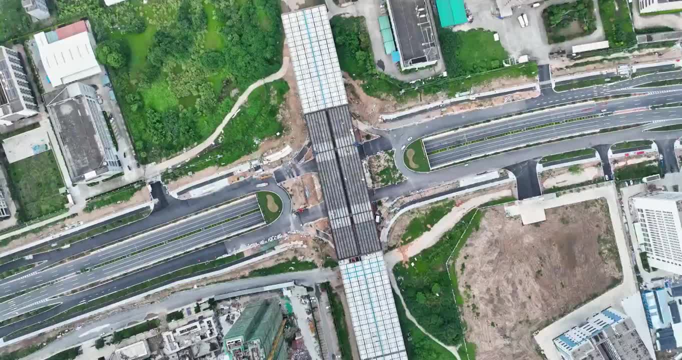 航拍广东中山翠亨新区城市道路高视角拍摄视频素材