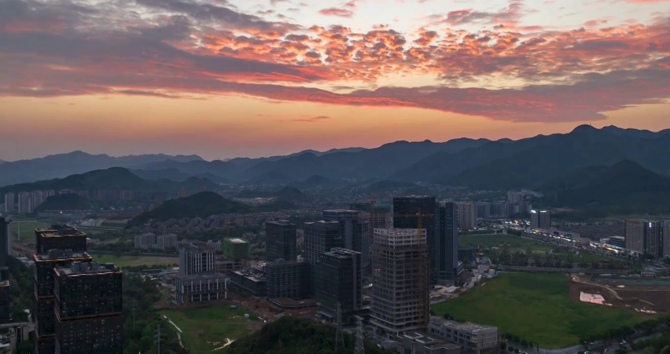 杭州：台风过后的绚丽晚霞视频素材