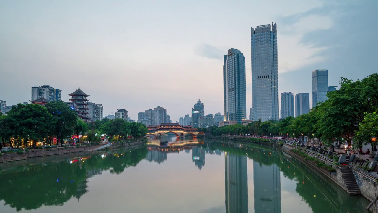 成都锦江区九眼桥安顺廊桥府南河城市风光,白天到夜晚延时摄影4K分辨率视频素材