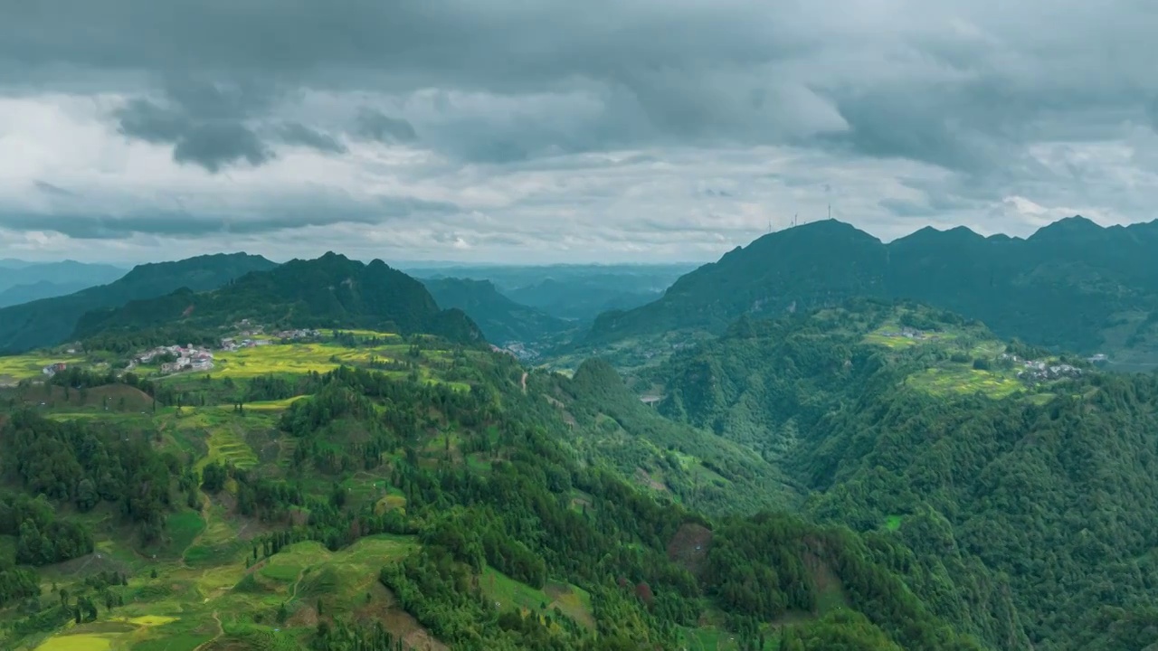 贵州独山县影山镇翁台村的美丽景色视频素材