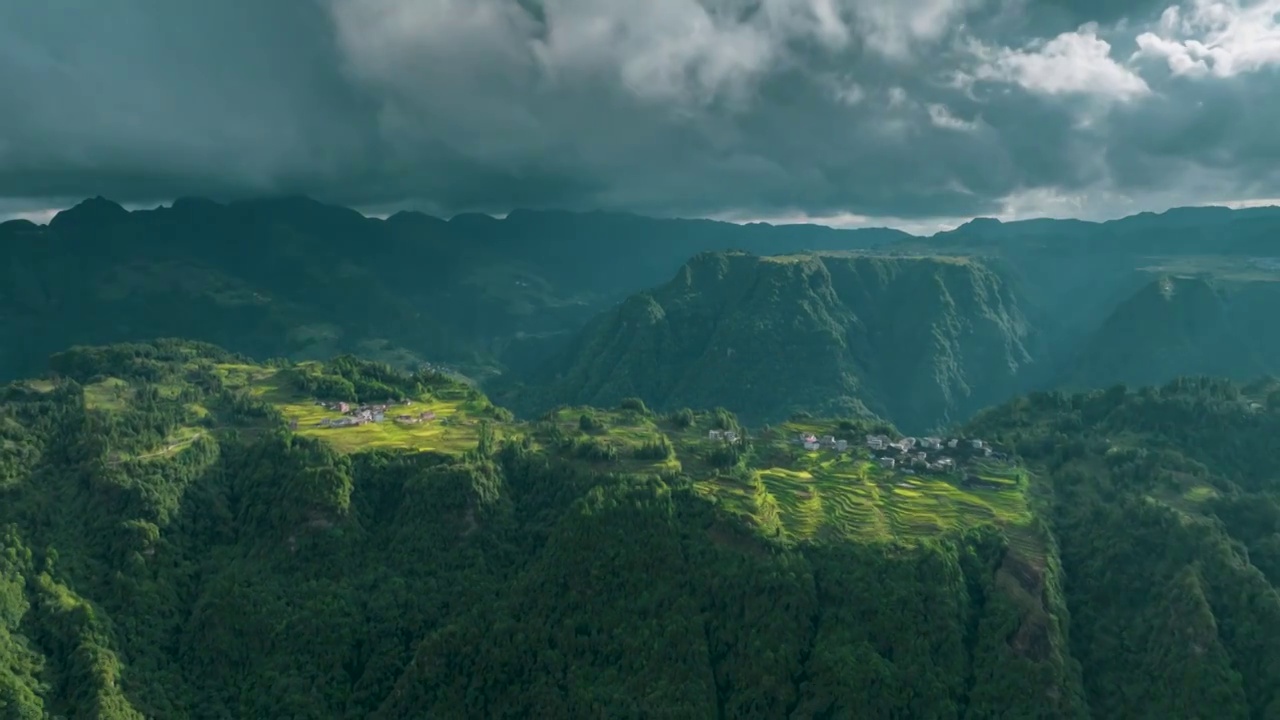 贵州独山县影山镇翁台村的美丽景色视频素材