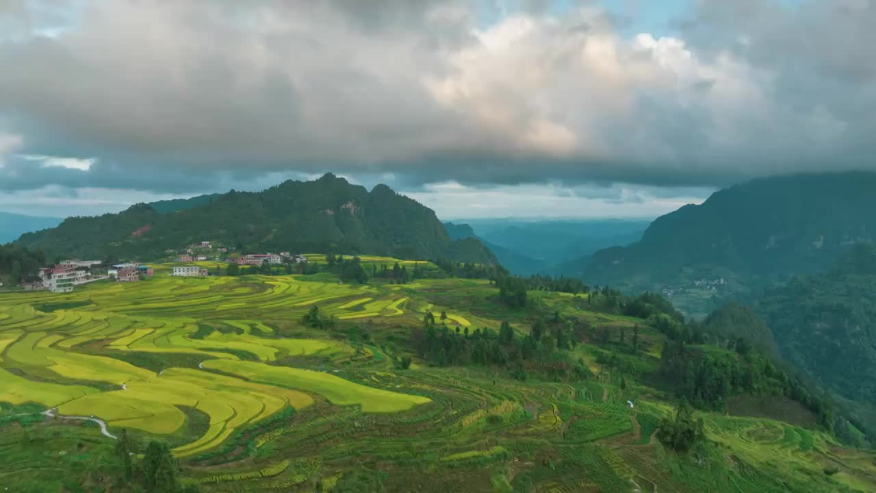 贵州独山县影山镇翁台村的美丽景色视频素材