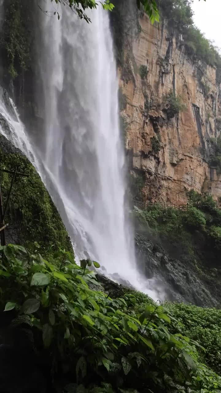 贵州黔西南马岭河大峡谷瀑布慢镜头视频素材