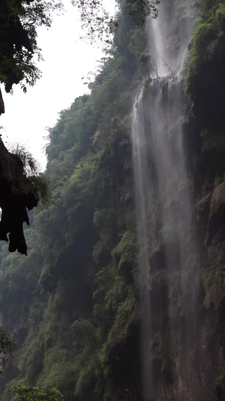 贵州黔西南马岭河大峡谷瀑布慢镜头视频素材