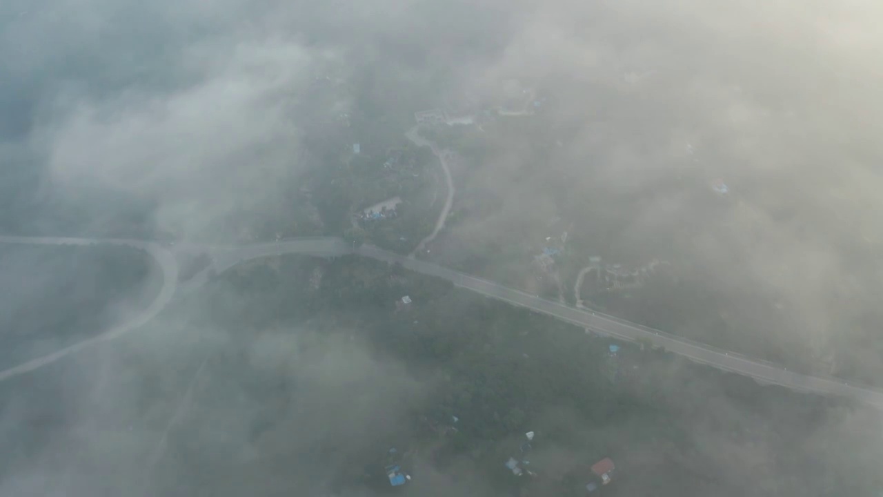 航拍云层山东泰山泰安城市全貌城市建筑视频素材