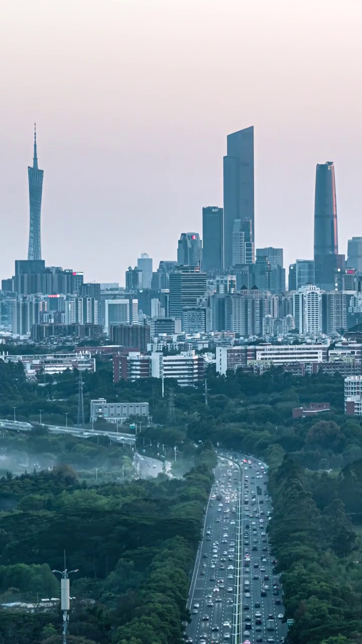 广州城市夜景CBD道路日转夜粉色天空视频素材