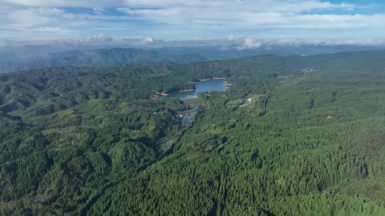 湖北利川佛宝山水库风光视频素材