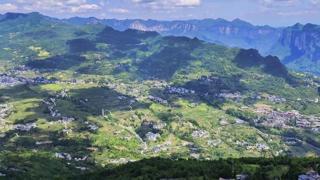 恩施大峡谷，夏季的山，绿水青山，植被茂盛的山视频素材