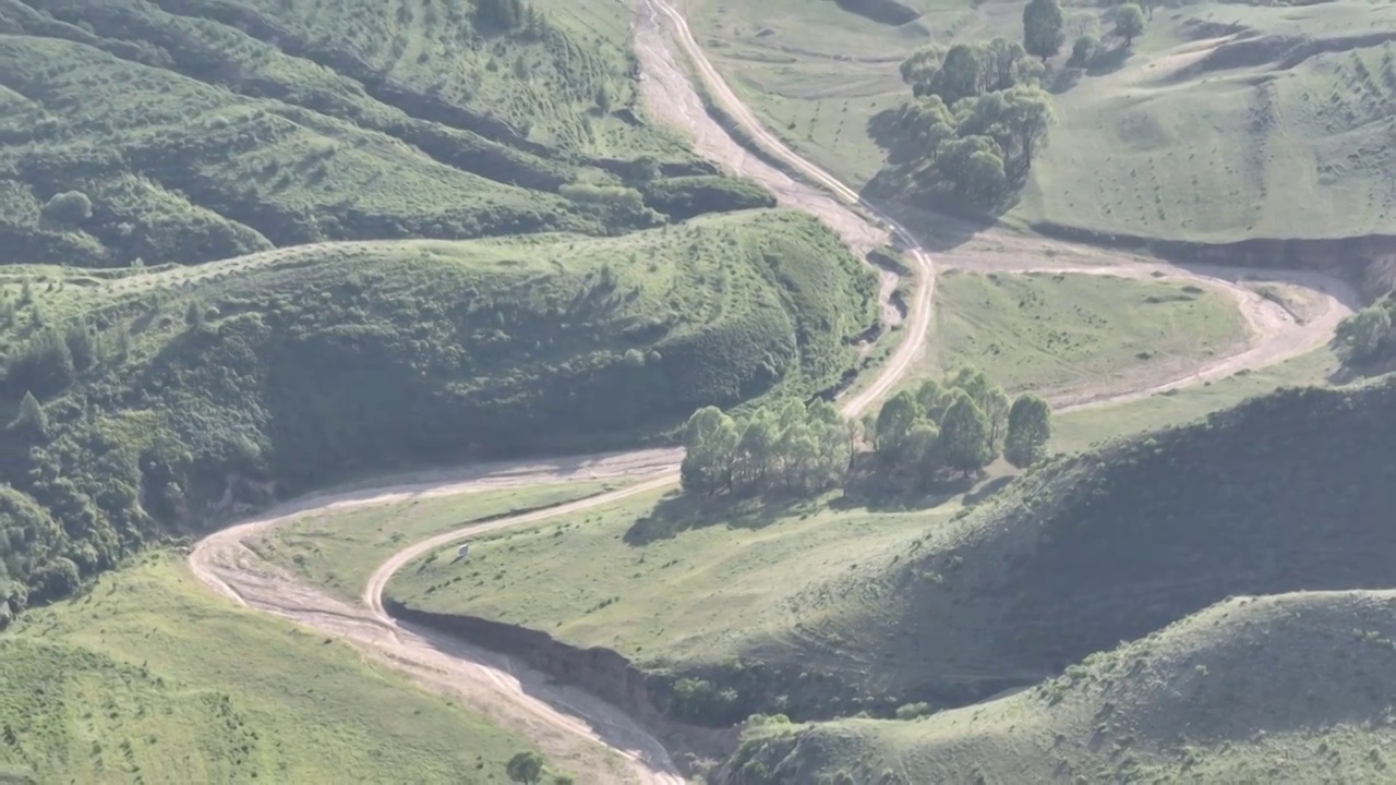 航拍河北张家口沽源县草原天路自然风光公路自驾游视频素材