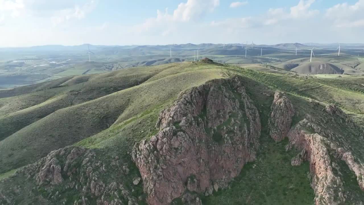 航拍河北张家口沽源县草原天路自然风光公路自驾游视频素材