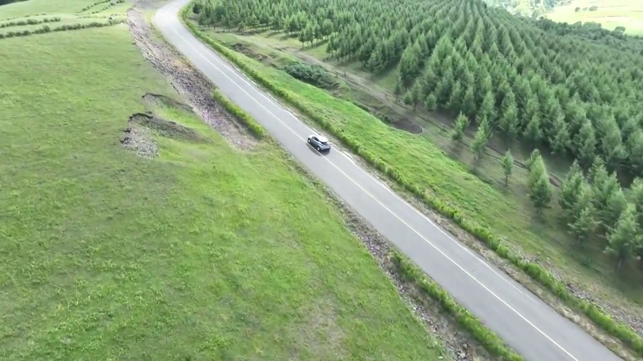 航拍河北张家口沽源县草原天路自然风光公路自驾游视频素材