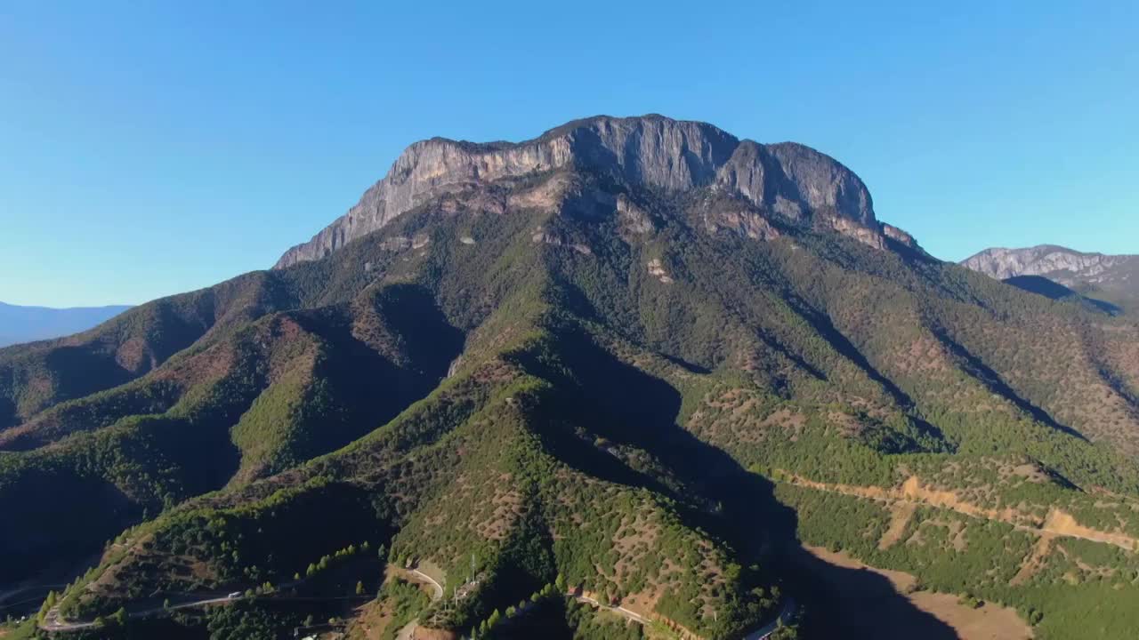 俯瞰泸沽湖女神山-里格半岛-全景视频素材