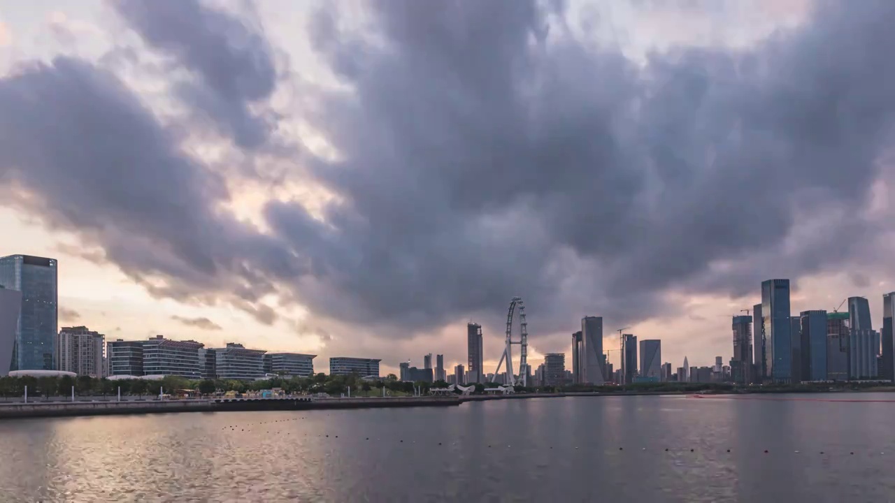 深圳市滨海文化公园欢乐港湾日出朝霞视频素材