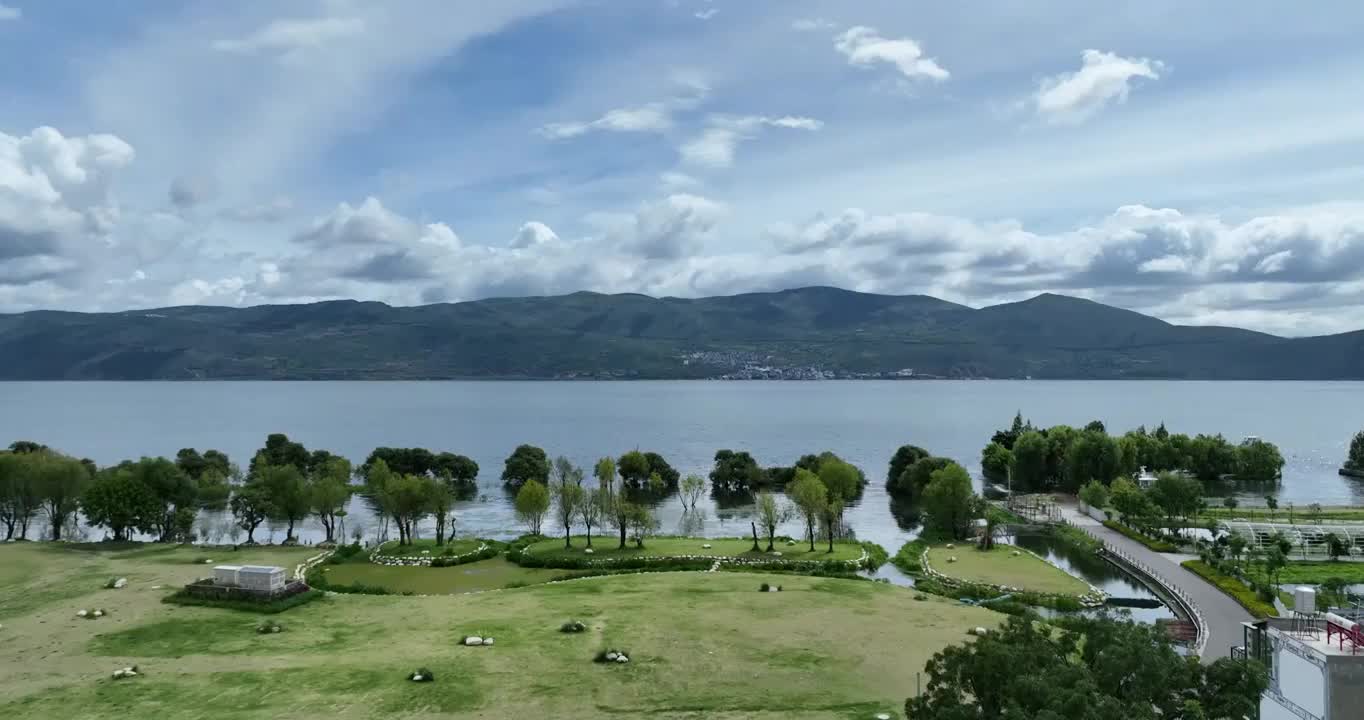 大理苍山洱海乡村田园风光航拍视频素材