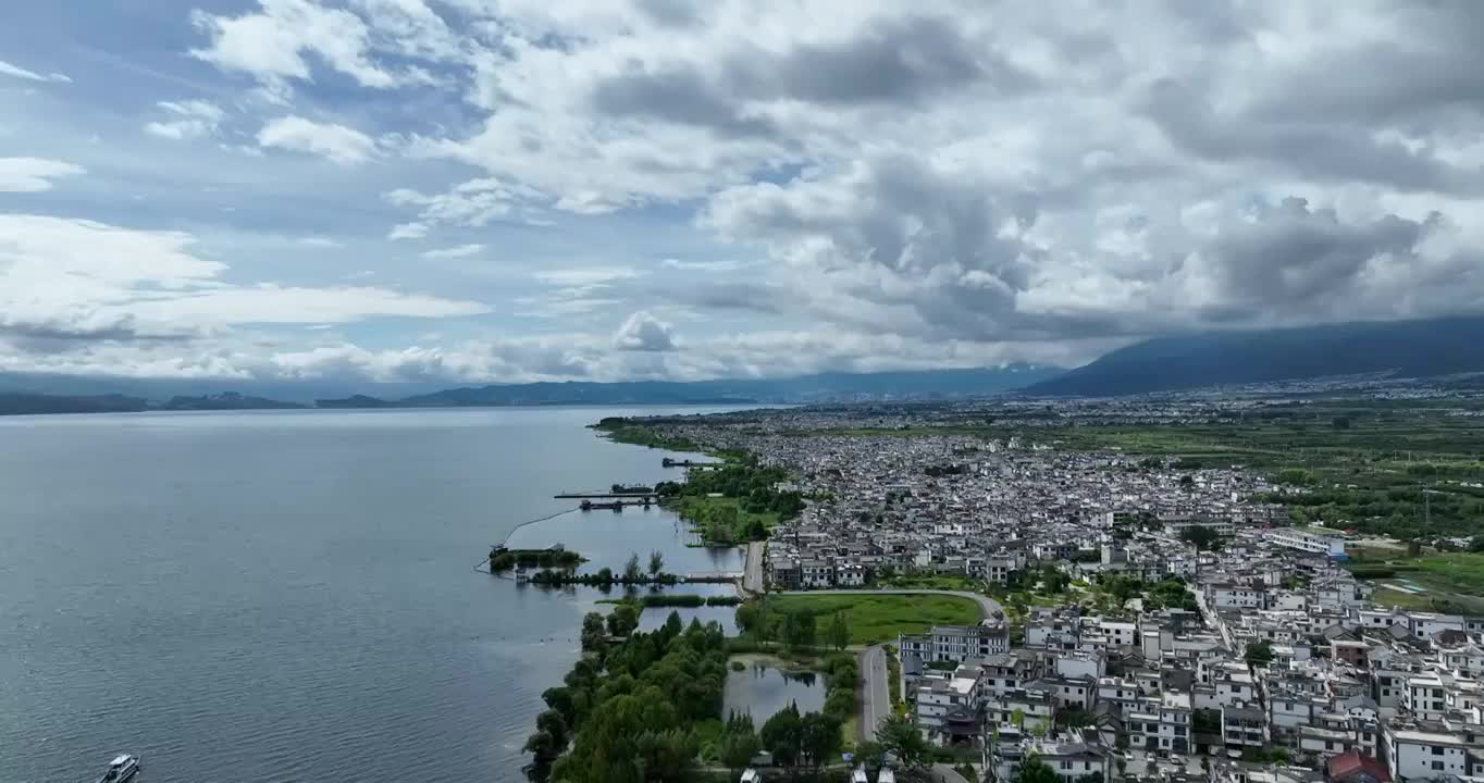 大理苍山洱海乡村田园风光航拍视频素材