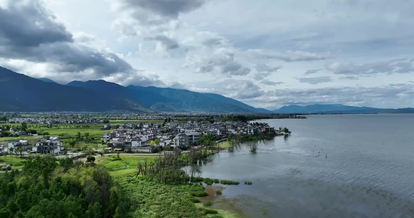 大理苍山洱海乡村田园风光航拍视频素材