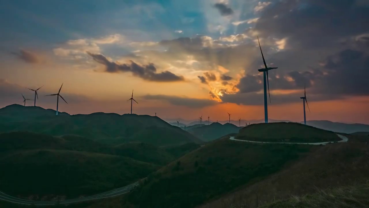 中国湖南桂东相思牧场日落视频下载