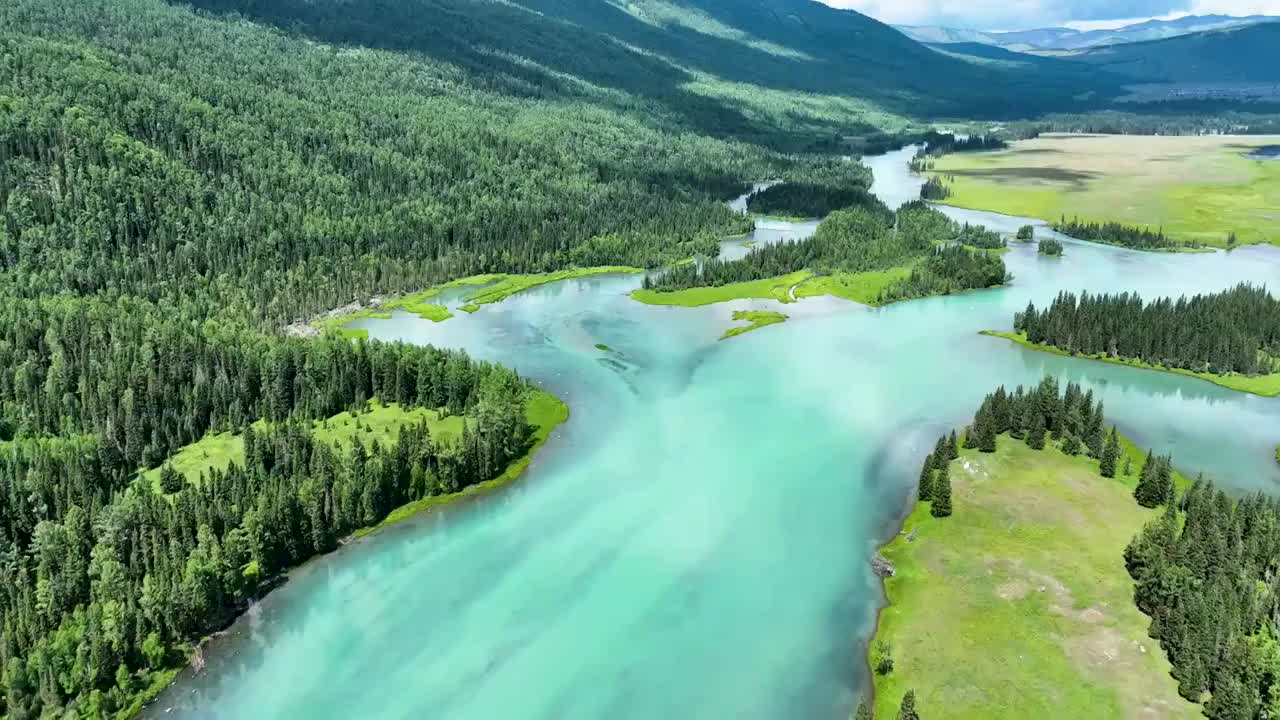 航拍新疆喀纳斯风景视频素材