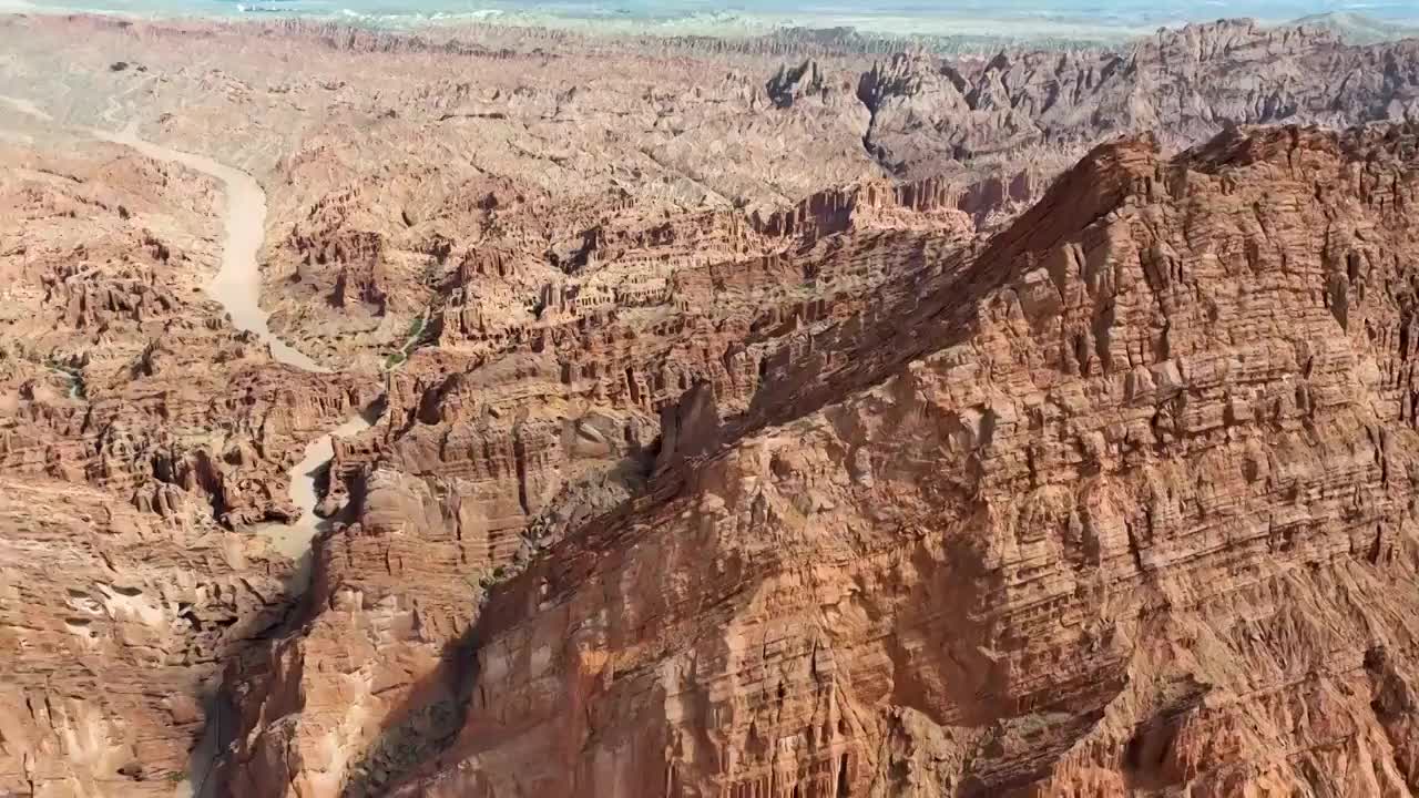 航拍新疆独库公路天山神秘大峡谷视频素材