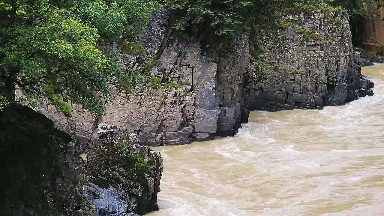 峡谷河流岩石视频素材