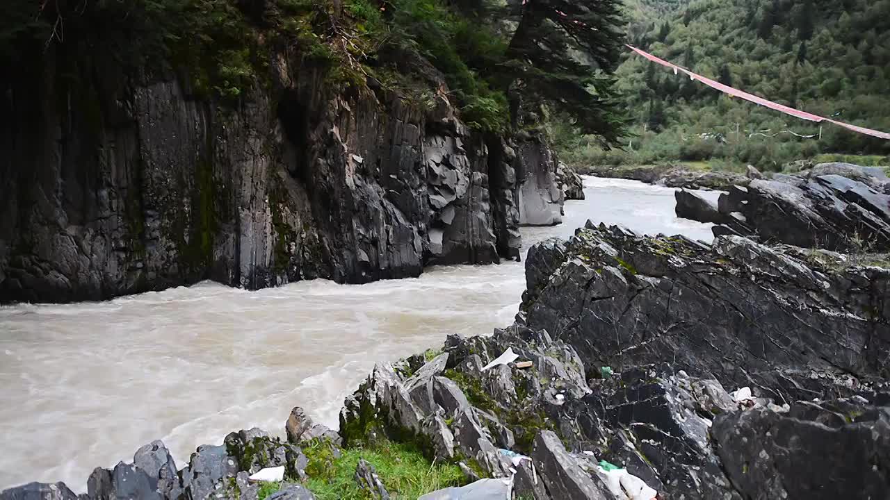 峡谷河流岩石视频素材