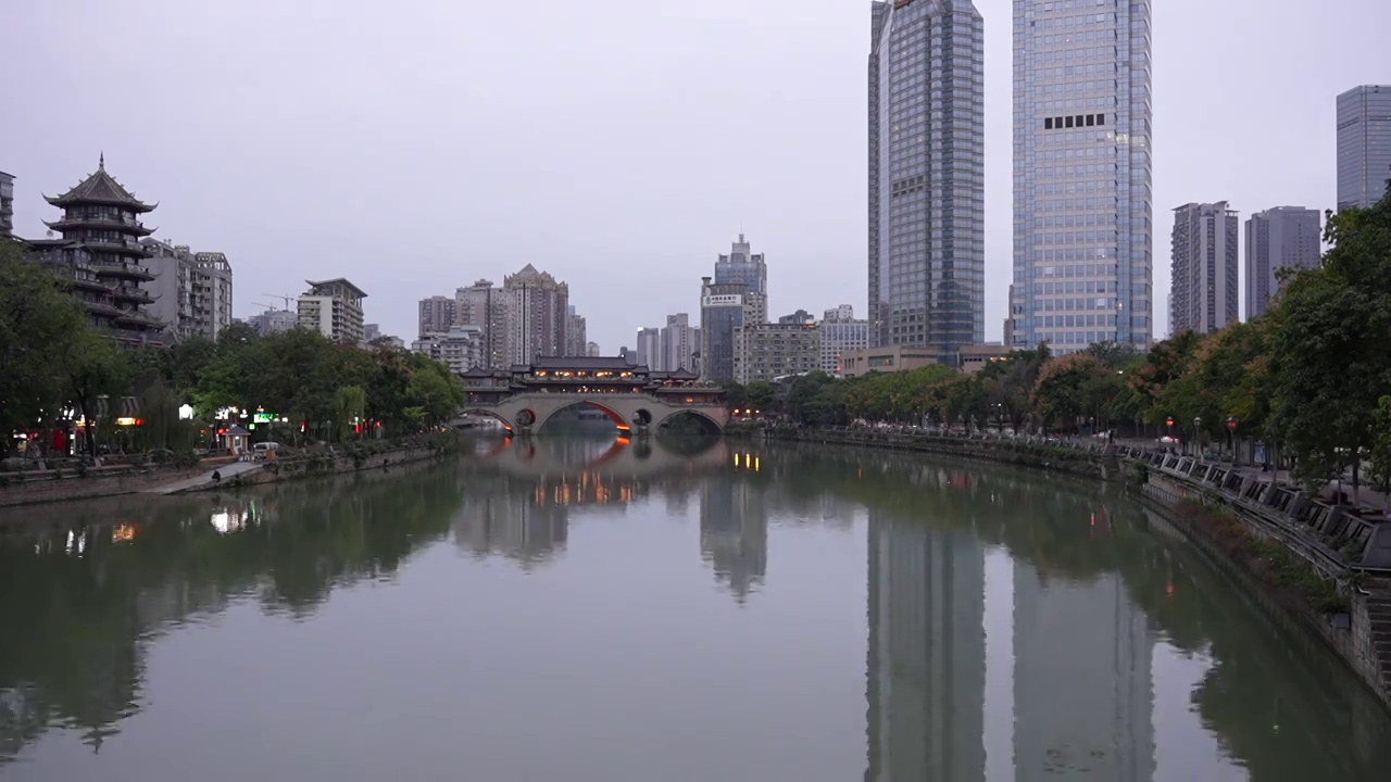 成都九眼桥廊桥夜景延时视频素材