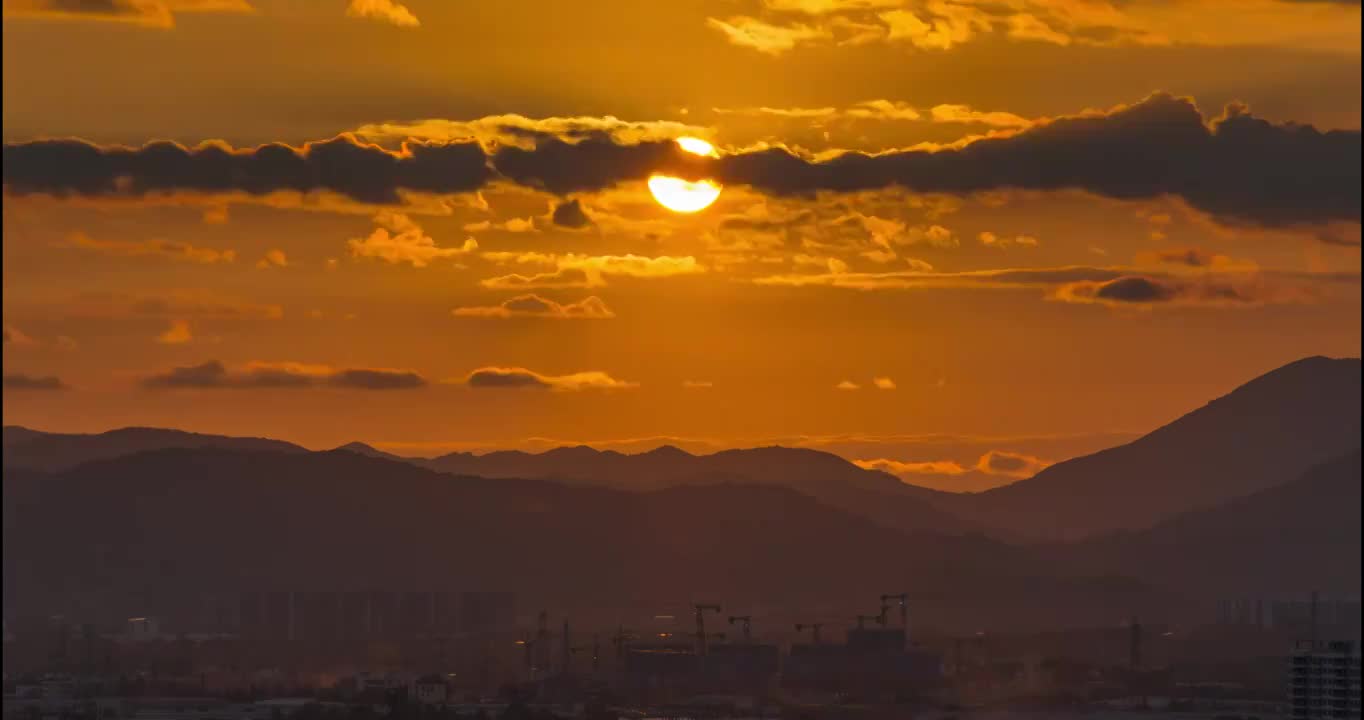 日落高山黄昏时分延时摄影视频素材