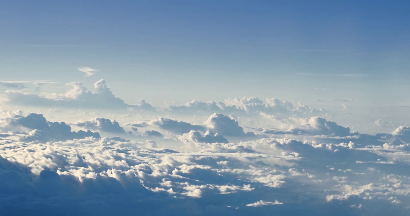 高空飞机视角下云层景象视频素材