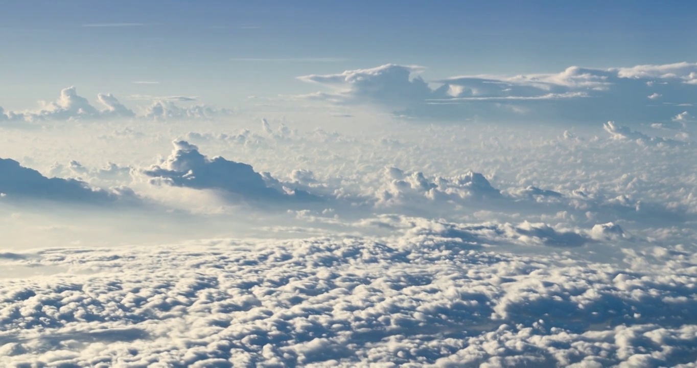 高空飞机视角下云层景象视频素材