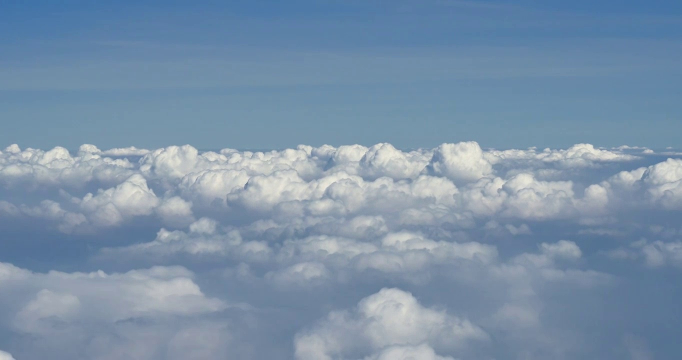 高空飞机视角下云层景象视频素材