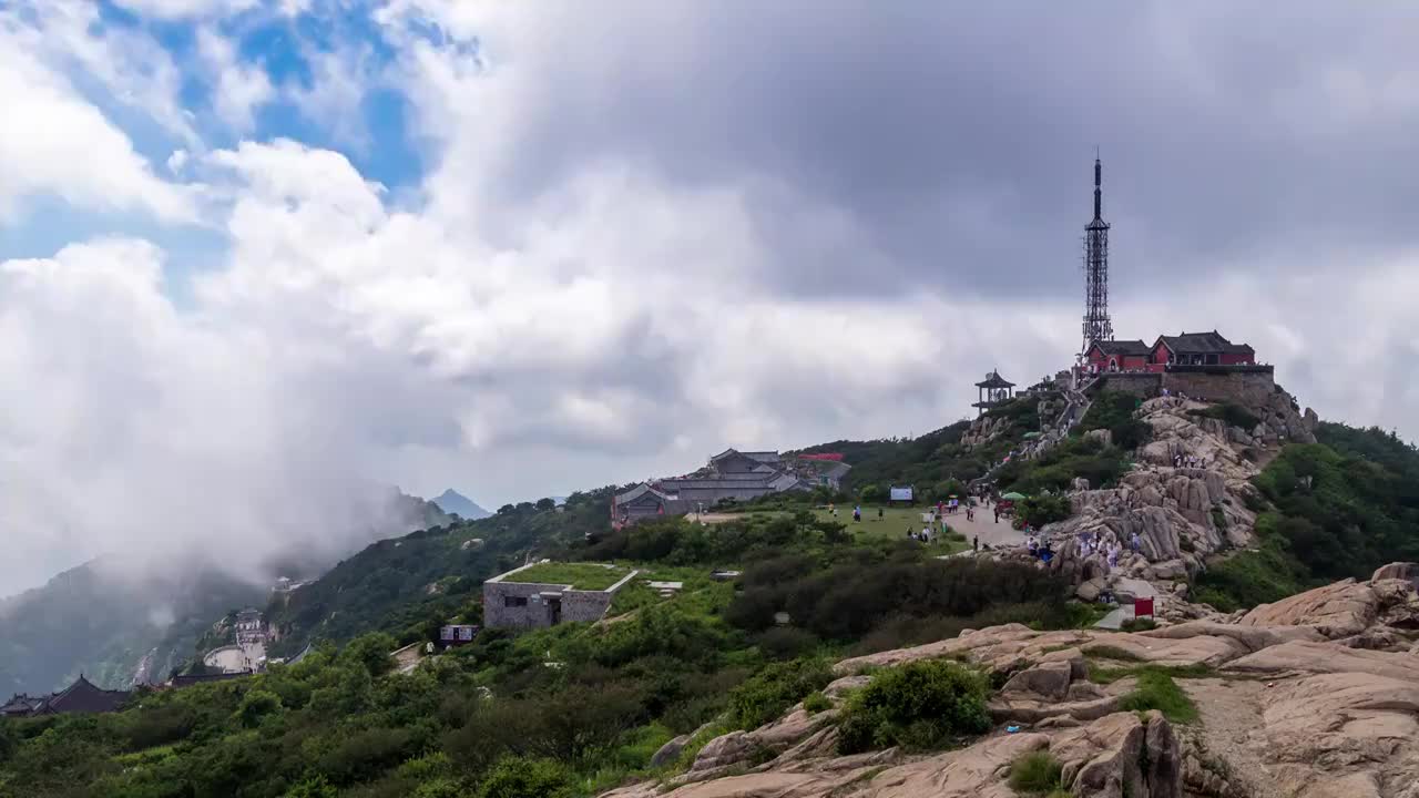 4K延时摄影山东泰安泰山玉皇顶全景白云视频下载