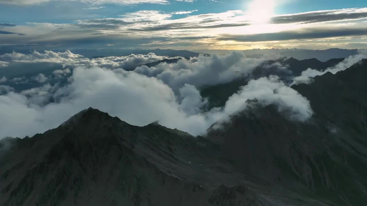 巴朗山垭口云雾缭绕视频素材