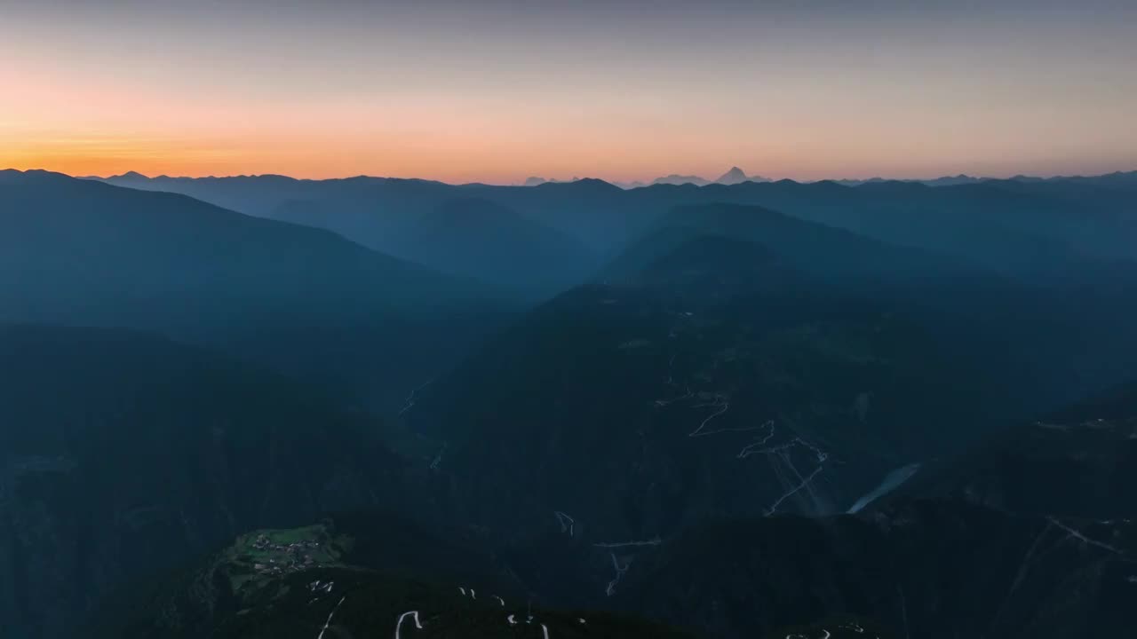 雅砻江河畔日出风光视频素材