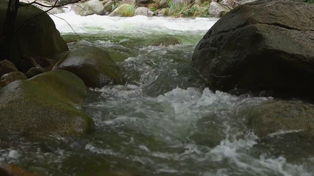 山东青岛崂山北九水雨后视频素材