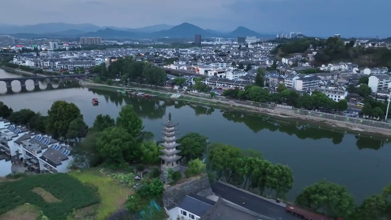 安徽省黄山市歙县新安江畔太平兴国寺长庆寺塔视频素材