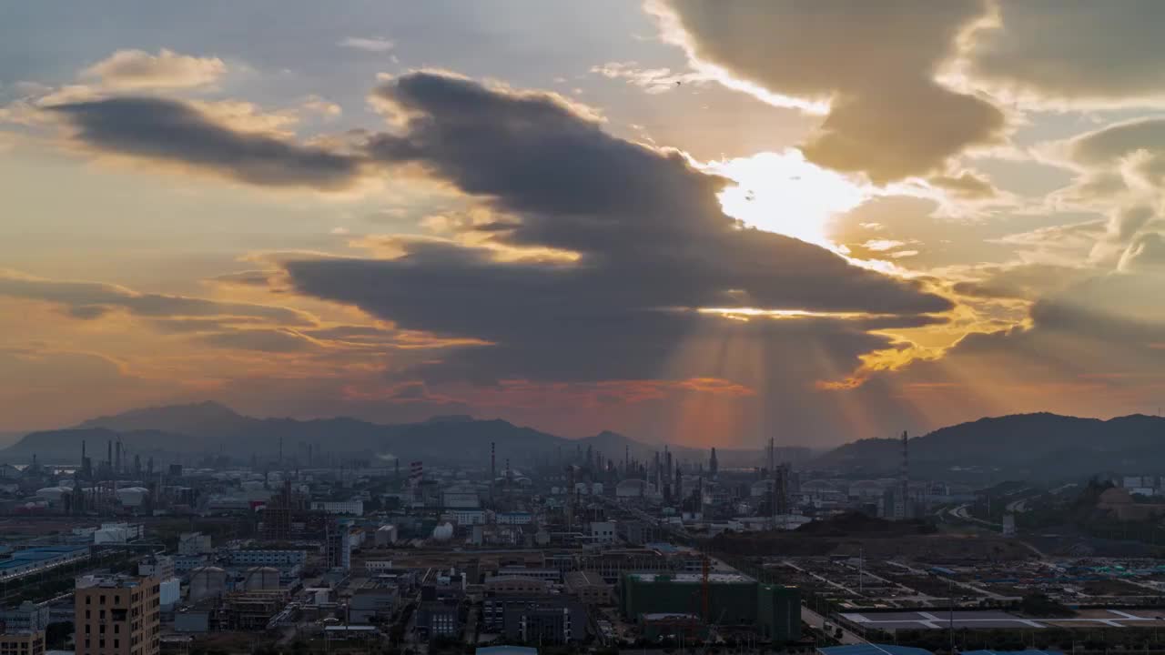 惠州大亚湾石化区日转夜延时视频，8K，工业区，日落视频素材