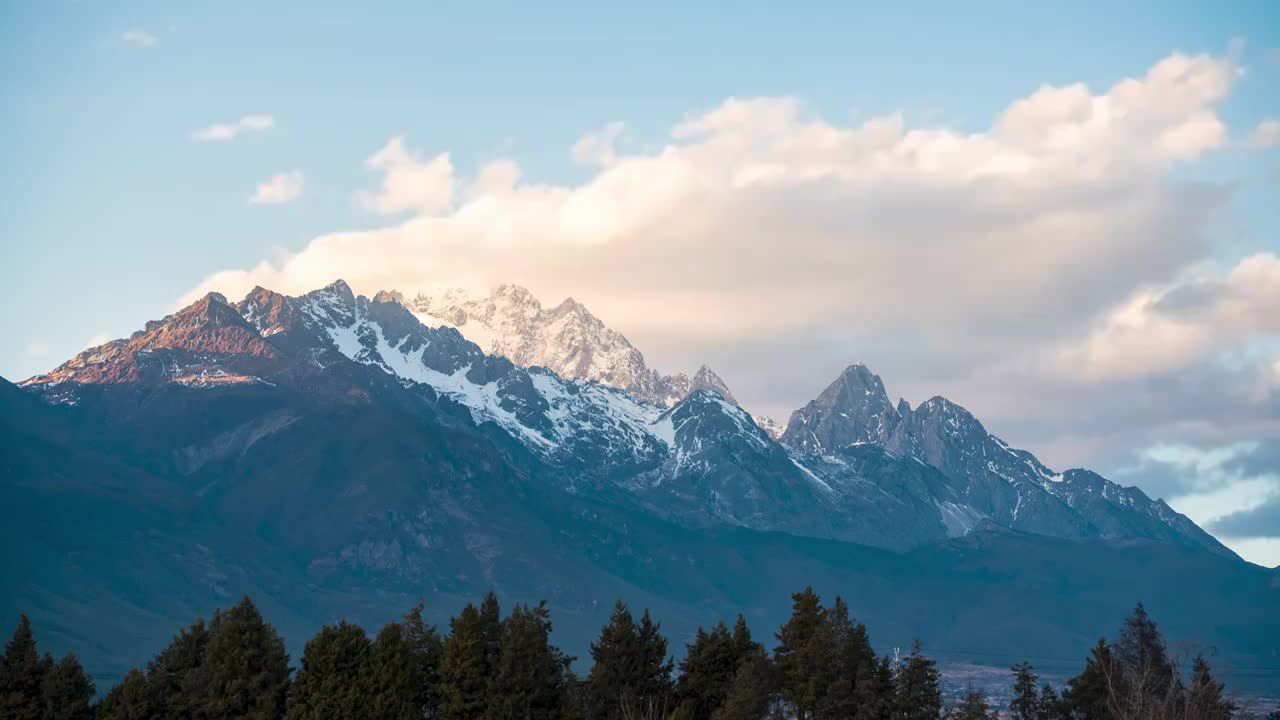 云南丽江玉龙雪山延时摄影视频素材