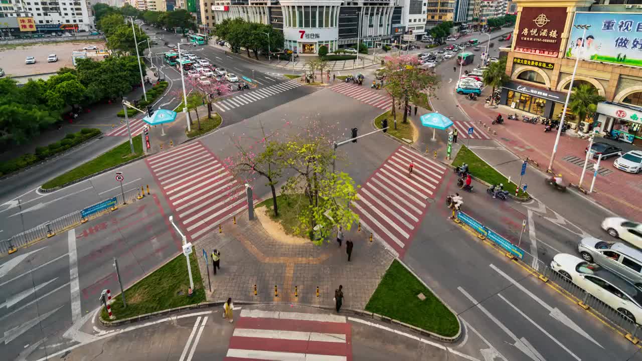 广东省惠州市大亚湾十字路口车流日转夜延时视频视频素材