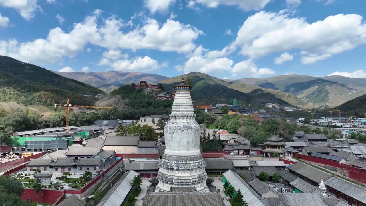 山西忻州五台山塔院寺航拍视频素材