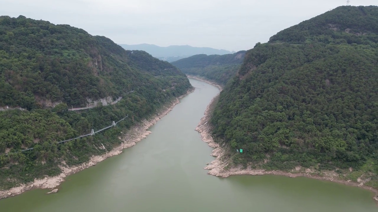 重庆北碚温塘峡景区航拍下沉镜头视频素材