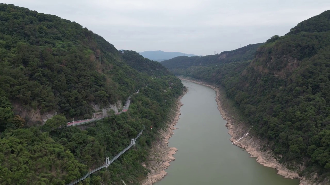 重庆北碚温塘峡景区嘉陵风光平移镜头视频素材