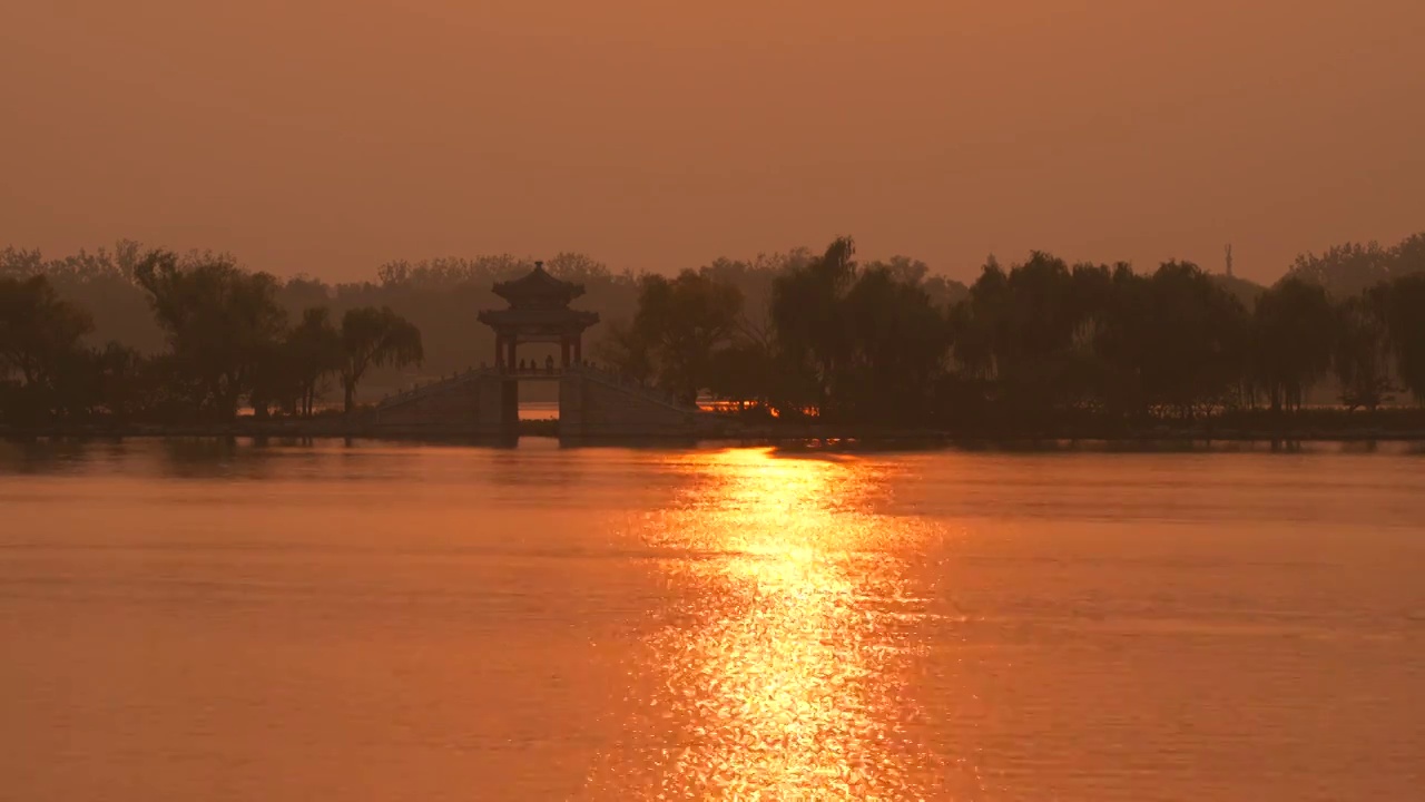 北京颐和园秋季夕阳视频素材