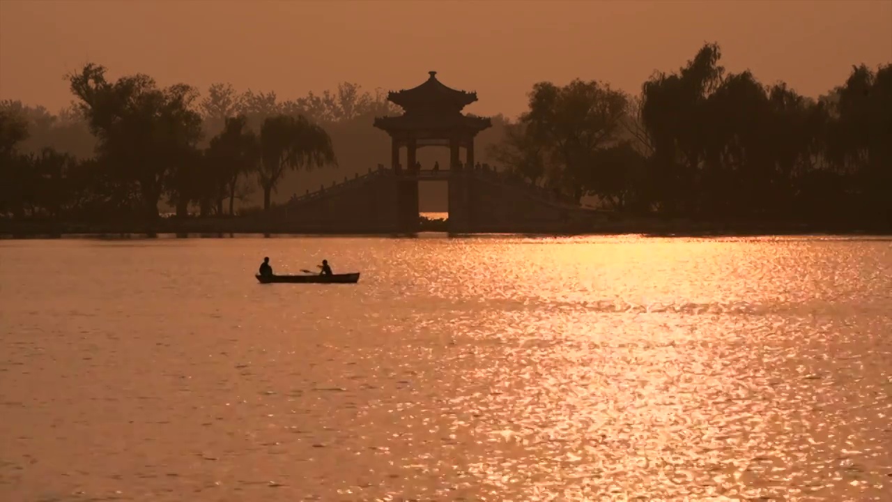 北京颐和园秋季夕阳视频素材