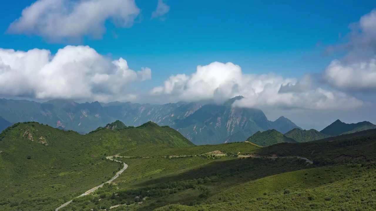 夏天的果什则山视频下载