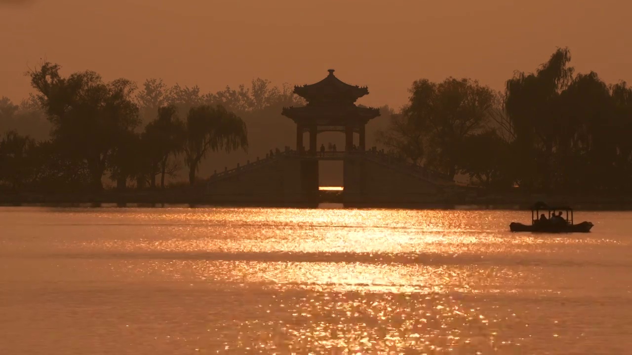 北京颐和园秋季夕阳视频素材