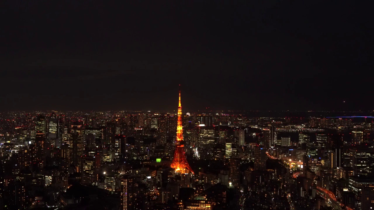 俯瞰东京夜景，东京塔灯光常亮视频下载