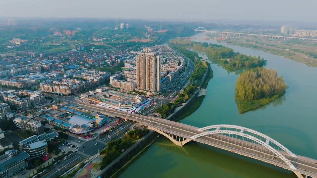 航拍建在四川资阳沱江上的迎宾大桥视频素材